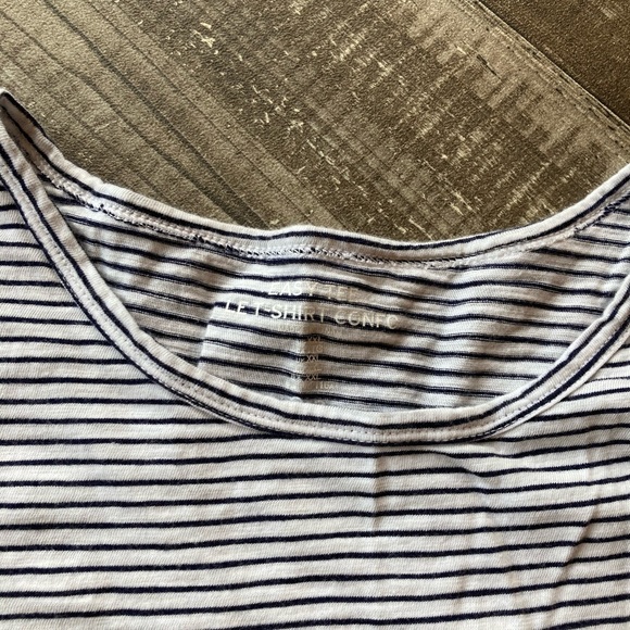 GAP tshirt. XXL - Picture 3 of 4